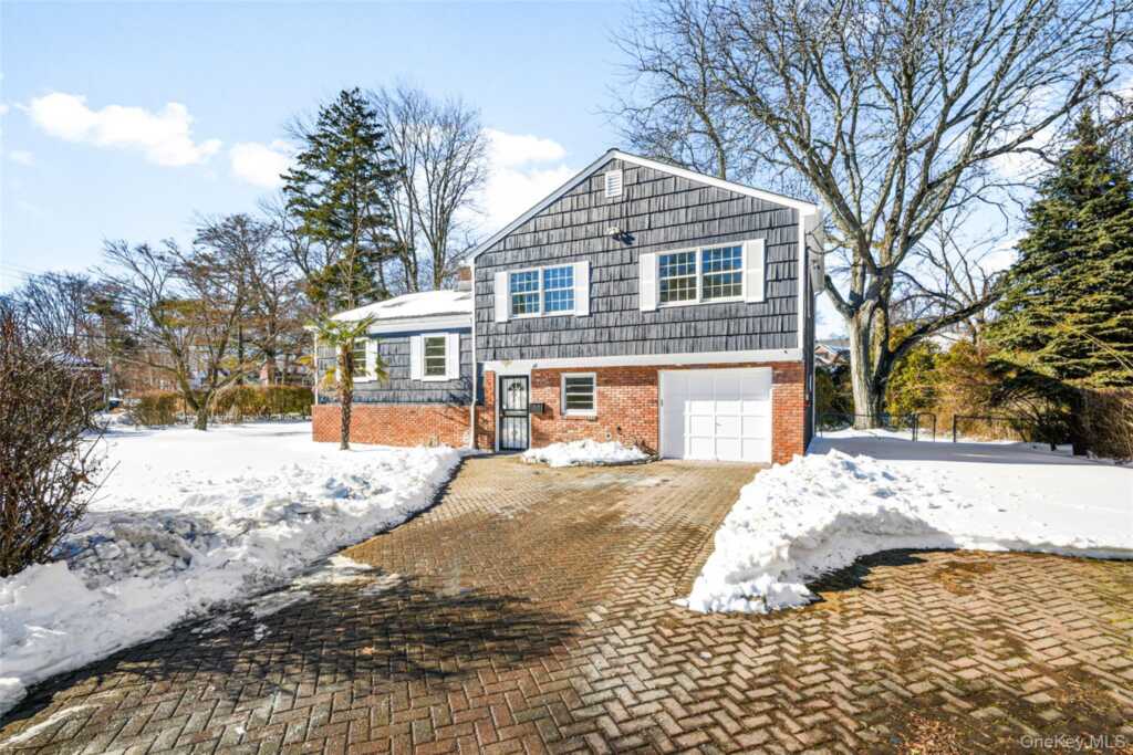 46 Harding Drive, New Rochelle, NY 10801 - Photo 3 of 34