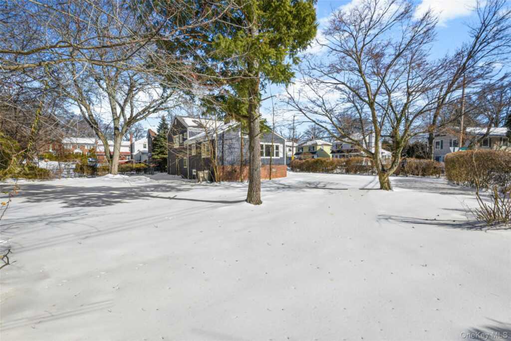 46 Harding Drive, New Rochelle, NY 10801 - Photo 31 of 34