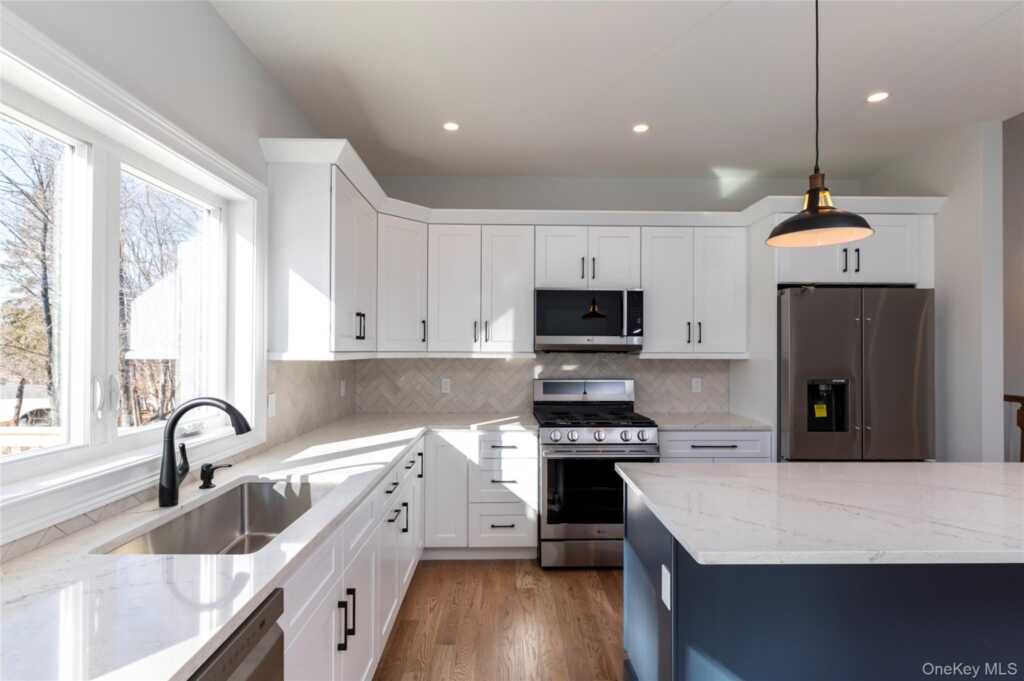 748 9W Route, Valley Cottage, NY 10989 - Photo 11 of 31