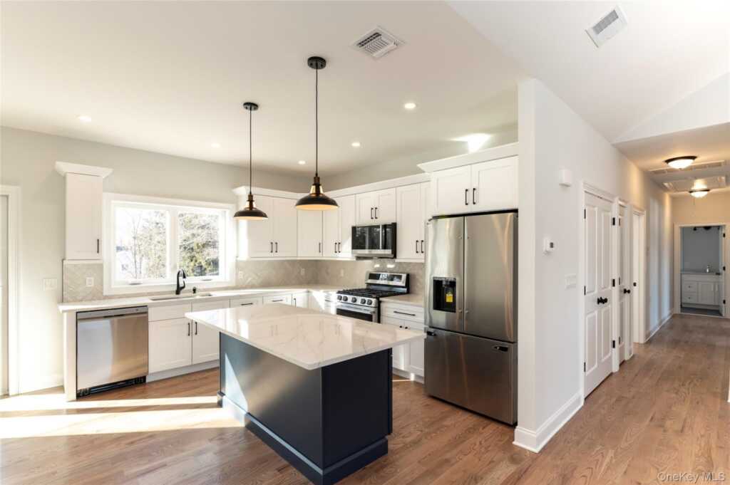 748 9W Route, Valley Cottage, NY 10989 - Photo 13 of 31