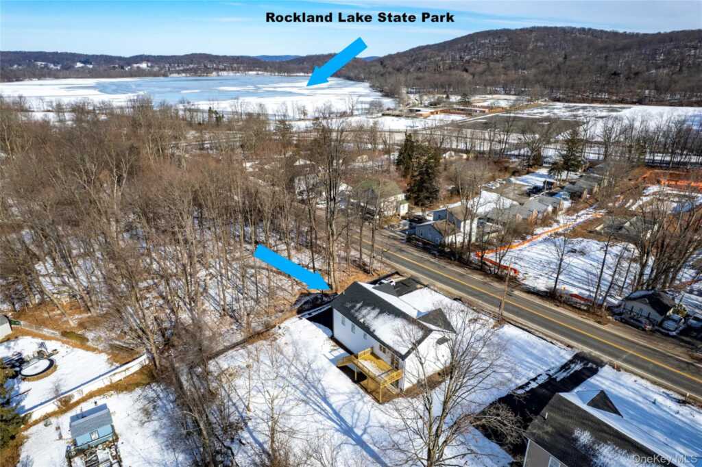 748 9W Route, Valley Cottage, NY 10989 - Photo 2 of 31