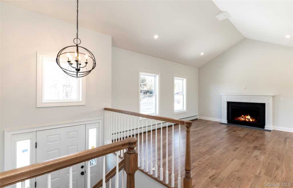 748 9W Route, Valley Cottage, NY 10989 - Photo 8 of 31