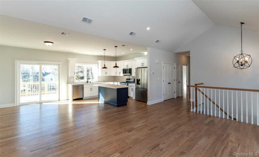 748 9W Route, Valley Cottage, NY 10989 - Photo 9 of 31