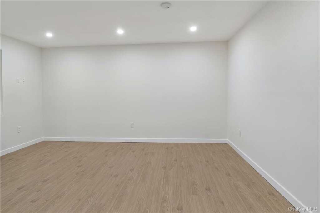 348 Main Street, Unit #3D, New Rochelle, NY 10801 - Photo 3 of 15