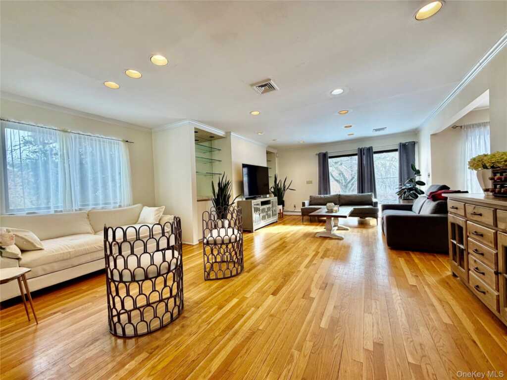 75 Greenway Close, Unit #1, Rye, NY 10573 - Photo 21 of 24