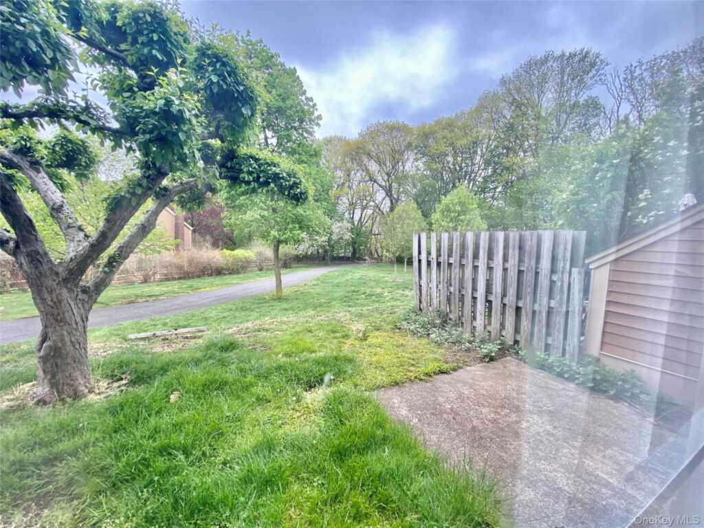 75 Greenway Close, Unit #1, Rye, NY 10573 - Photo 7 of 24