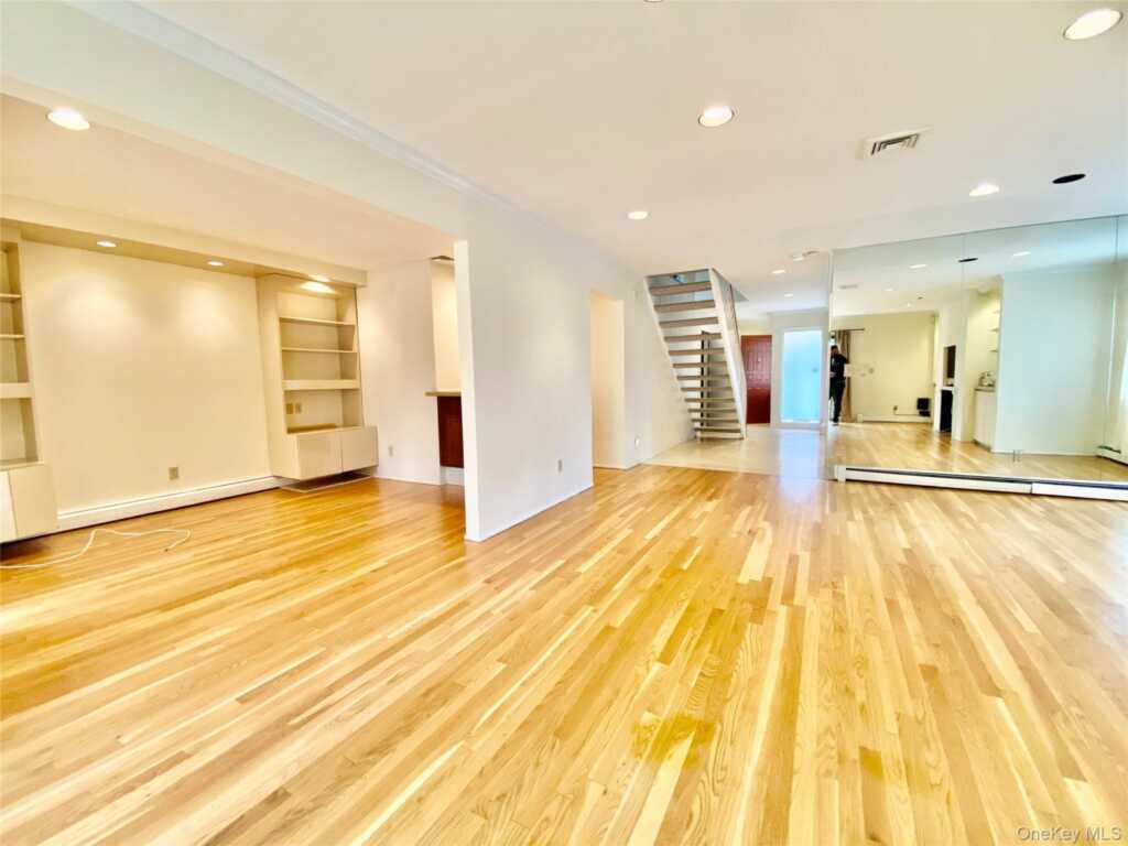 75 Greenway Close, Unit #1, Rye, NY 10573 - Photo 8 of 24