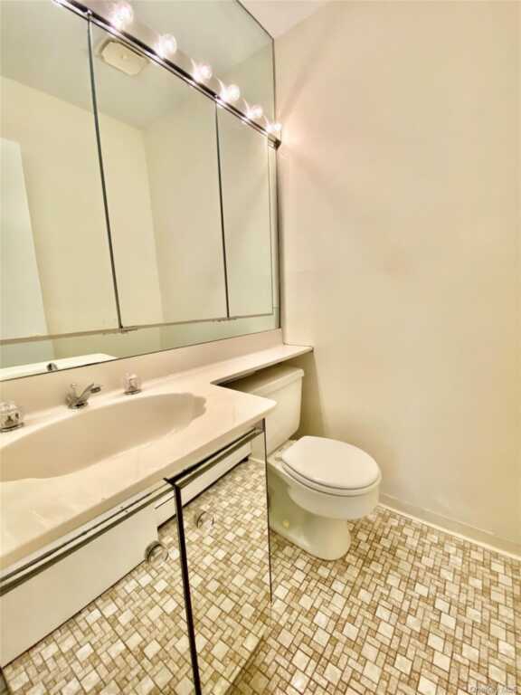 75 Greenway Close, Unit #1, Rye, NY 10573 - Photo 9 of 24