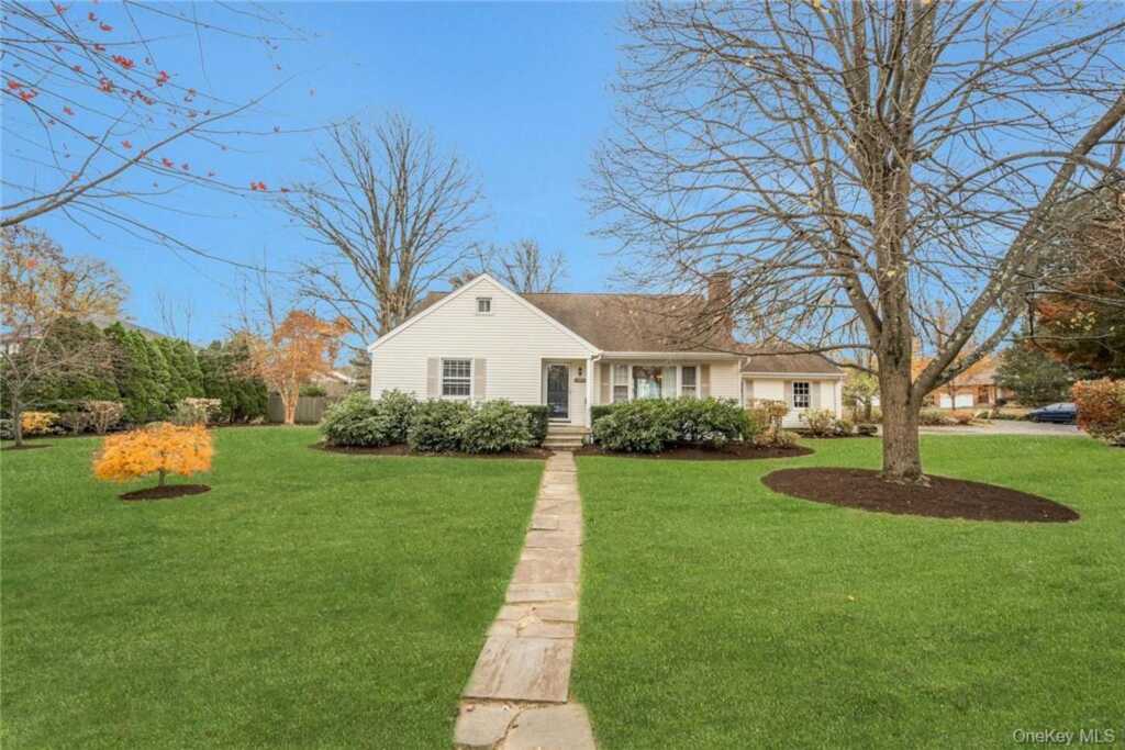 29 Old Orchard Road, Rye, NY 10573 - Photo 2 of 32