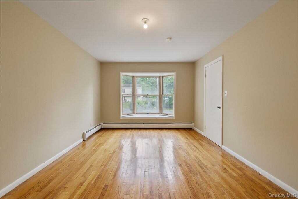 12 Gillis Avenue, Nyack, NY 10960 - Photo 3 of 26