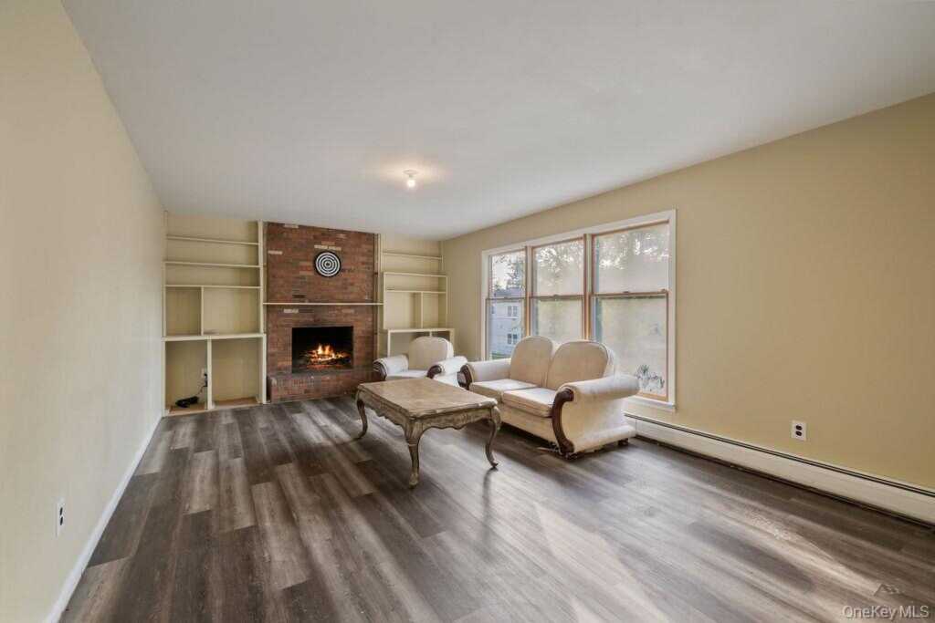 12 Gillis Avenue, Nyack, NY 10960 - Photo 6 of 26