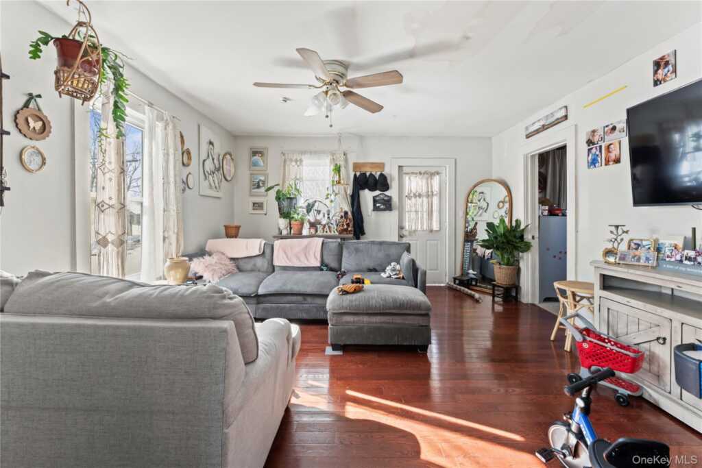 25 Laurel Road, Nyack, NY 10960 - Photo 13 of 28