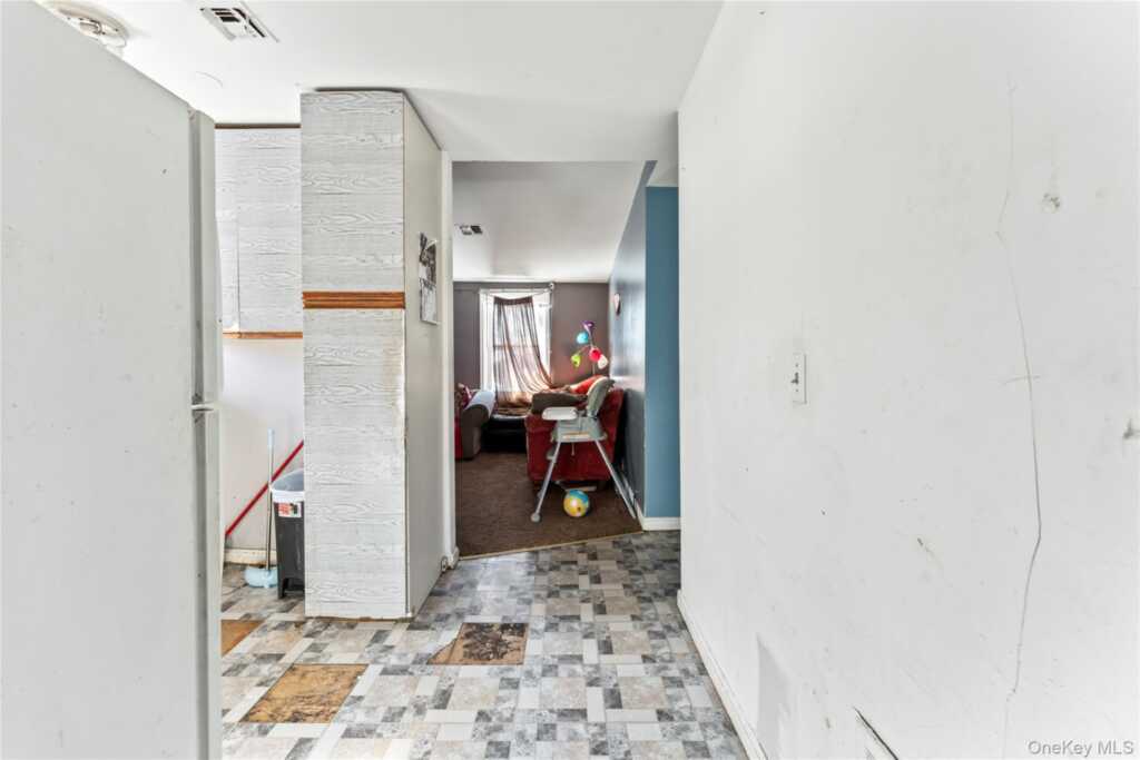 25 Laurel Road, Nyack, NY 10960 - Photo 16 of 28