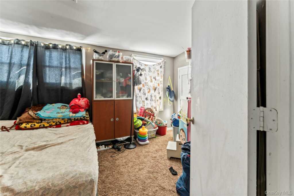 25 Laurel Road, Nyack, NY 10960 - Photo 23 of 28