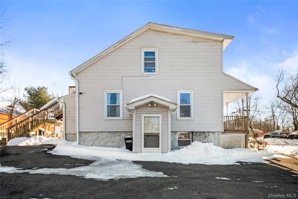 25 Laurel Road, Nyack, NY 10960 - Photo 3 of 28