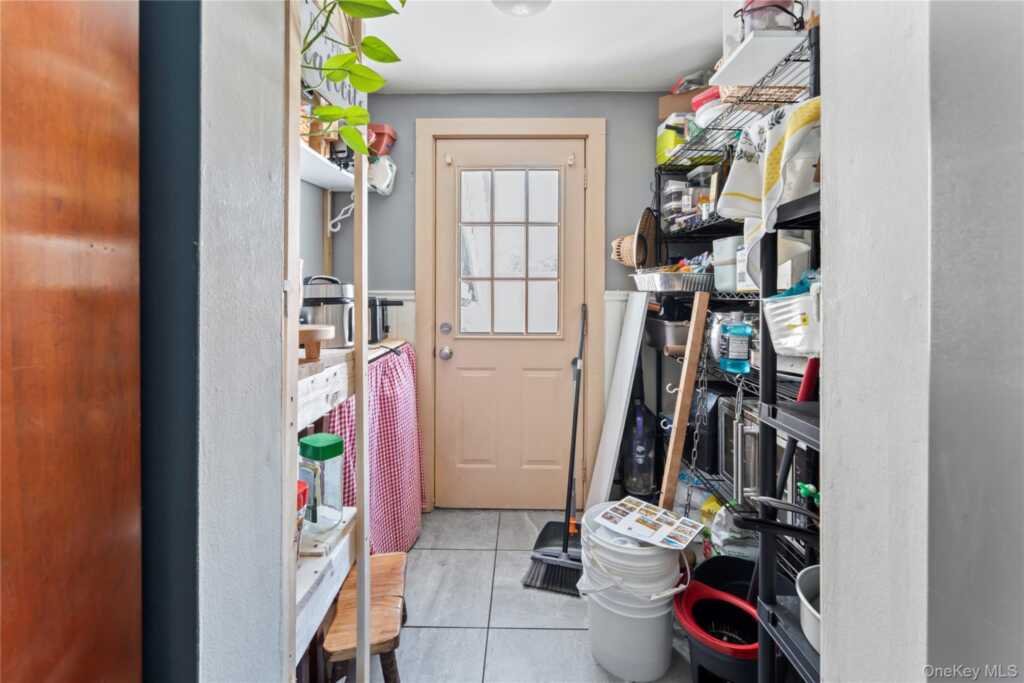 25 Laurel Road, Nyack, NY 10960 - Photo 9 of 28