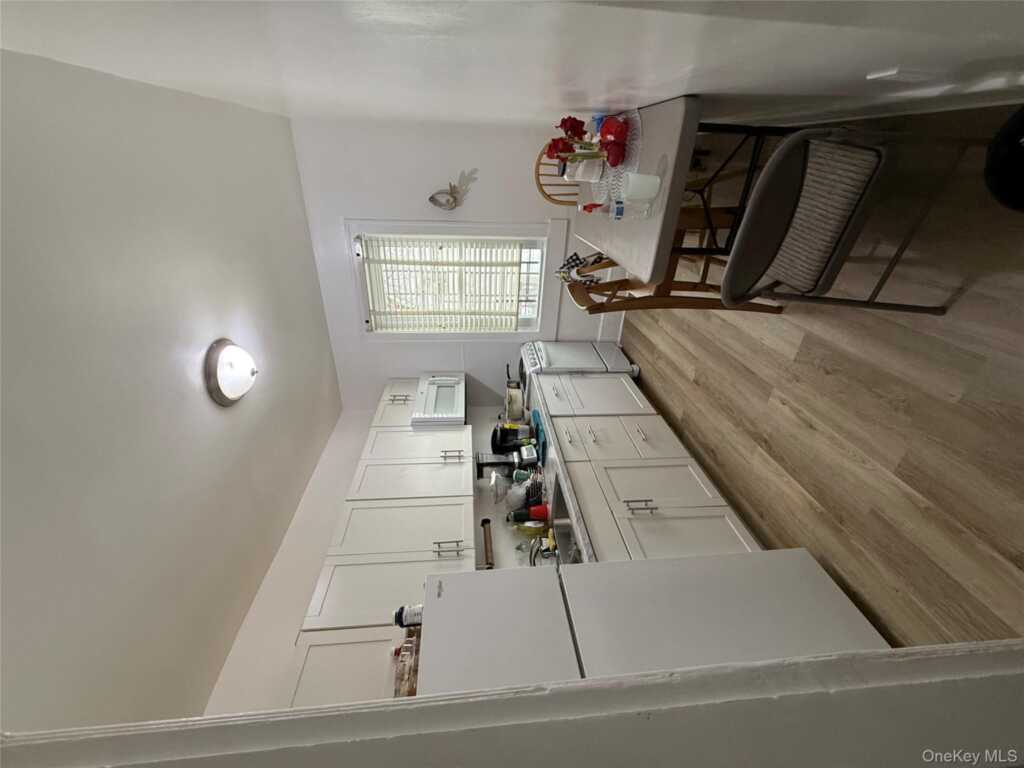 128 Poningo Street, Rye, NY 10573 - Photo 2 of 8