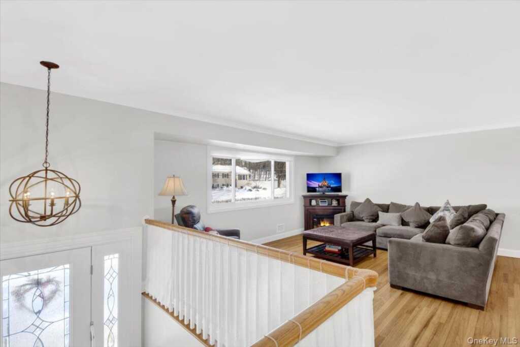 569 Millburn Court, Valley Cottage, NY 10989 - Photo 17 of 26