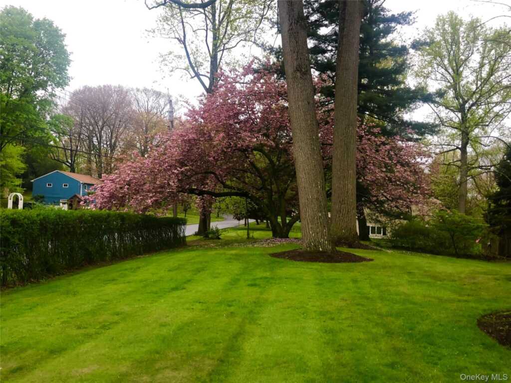 569 Millburn Court, Valley Cottage, NY 10989 - Photo 25 of 26