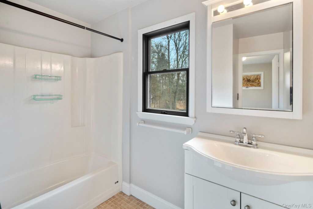 689 S Mountain Road, Unit #cottage, New City, NY 10956 - Photo 15 of 17