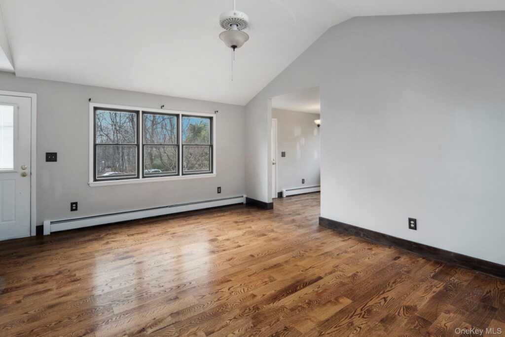 689 S Mountain Road, Unit #cottage, New City, NY 10956 - Photo 6 of 17