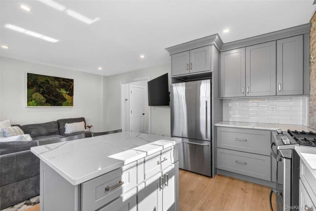 44 Madeleine Avenue, Unit #2, New Rochelle, NY 10801 - Photo 6 of 18