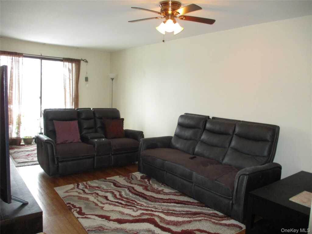 2 W Lawrence Park Drive, Unit #8, Piermont, NY 10968 - Photo 2 of 25