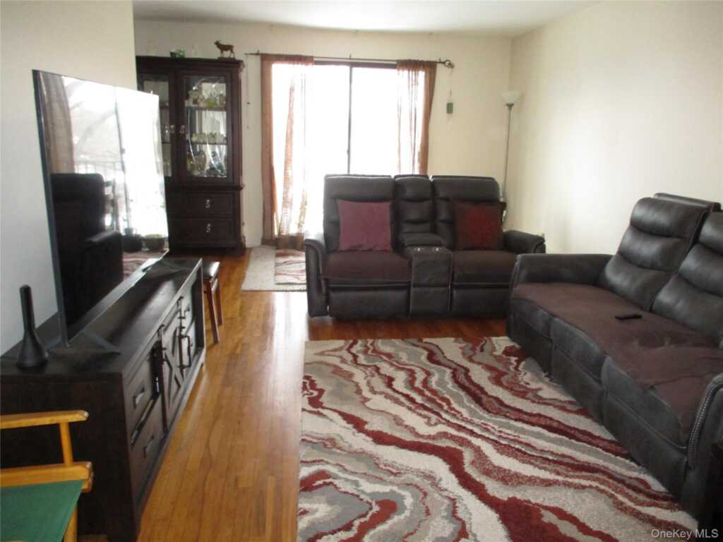 2 W Lawrence Park Drive, Unit #8, Piermont, NY 10968 - Photo 3 of 25