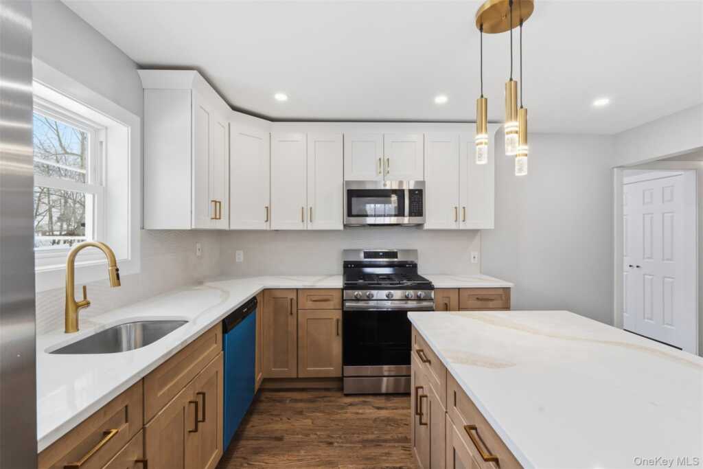 21 Janet Place, Stony Point, NY 10980 - Photo 11 of 47