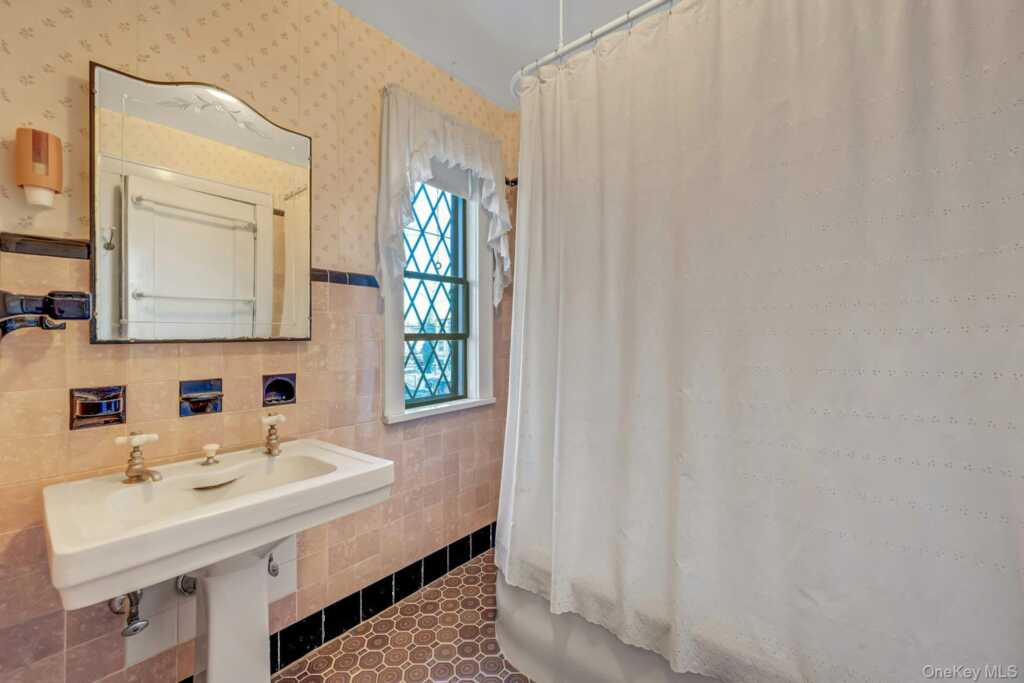 514 N Wagner Avenue, Rye, NY 10543 - Photo 17 of 20