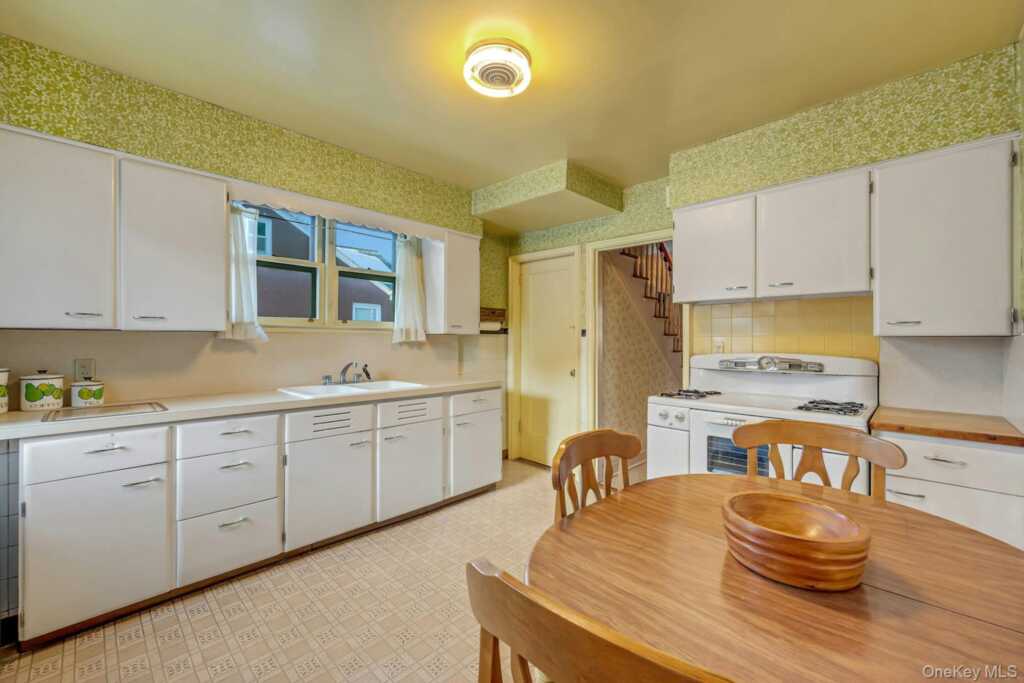 514 N Wagner Avenue, Rye, NY 10543 - Photo 9 of 20