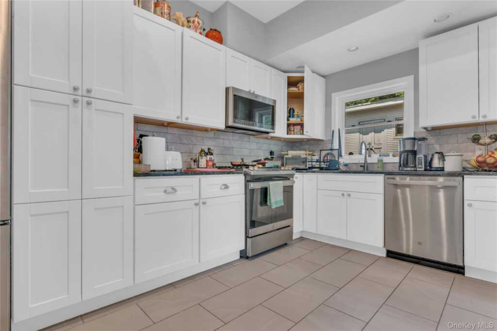 120 Clinton Avenue, Unit #1, Nyack, NY 10960 - Photo 10 of 28