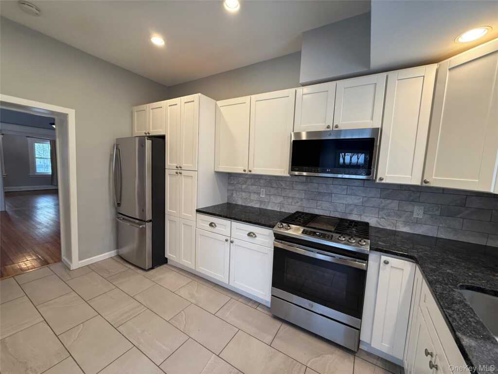 120 Clinton Avenue, Unit #1, Nyack, NY 10960 - Photo 9 of 28