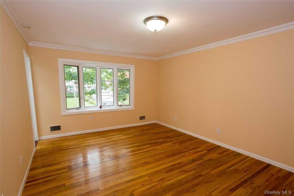 49 Soulice Place, New Rochelle, NY 10804 - Photo 12 of 29