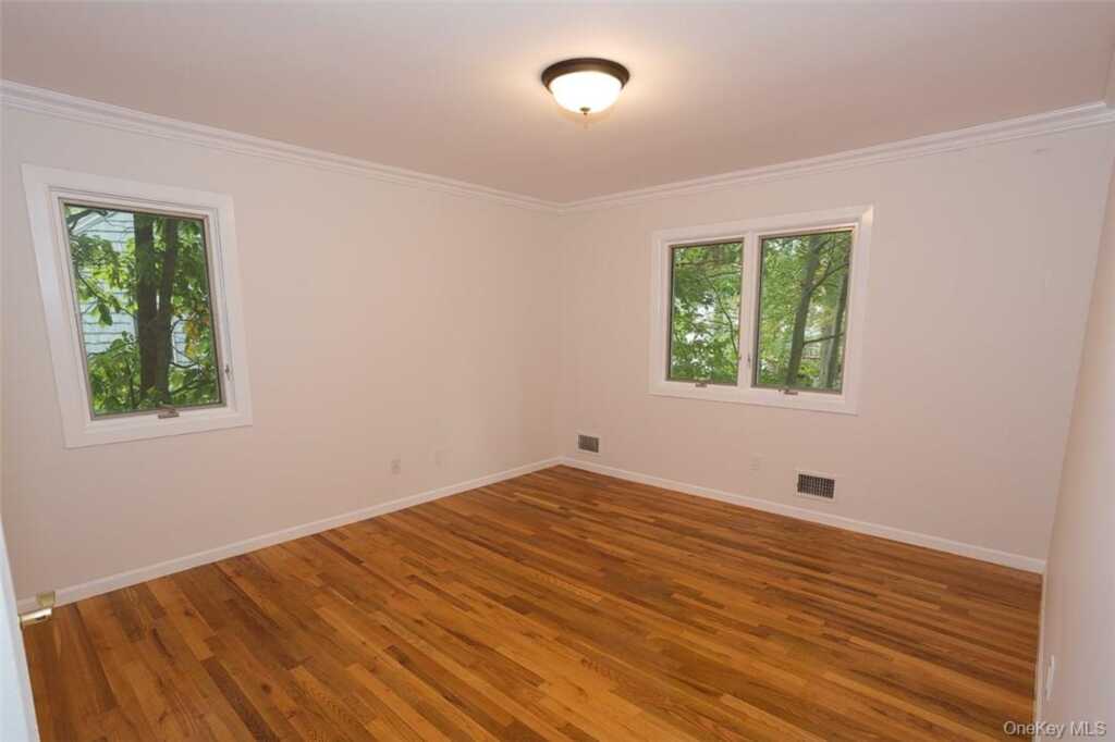 49 Soulice Place, New Rochelle, NY 10804 - Photo 15 of 29