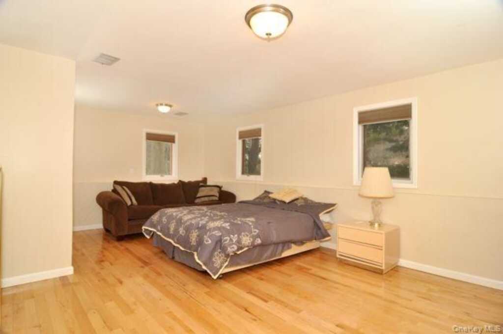 49 Soulice Place, New Rochelle, NY 10804 - Photo 23 of 29