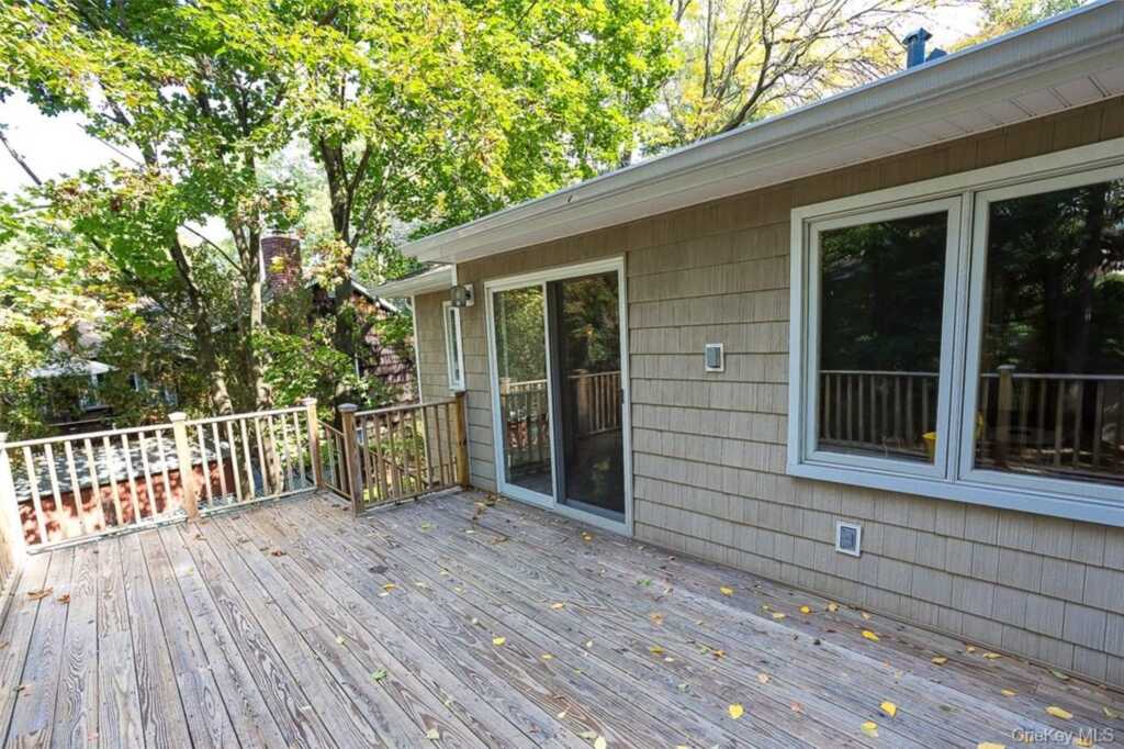 49 Soulice Place, New Rochelle, NY 10804 - Photo 26 of 29