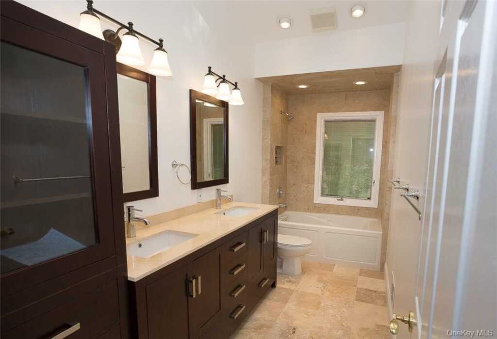 49 Soulice Place, New Rochelle, NY 10804 - Photo 4 of 29