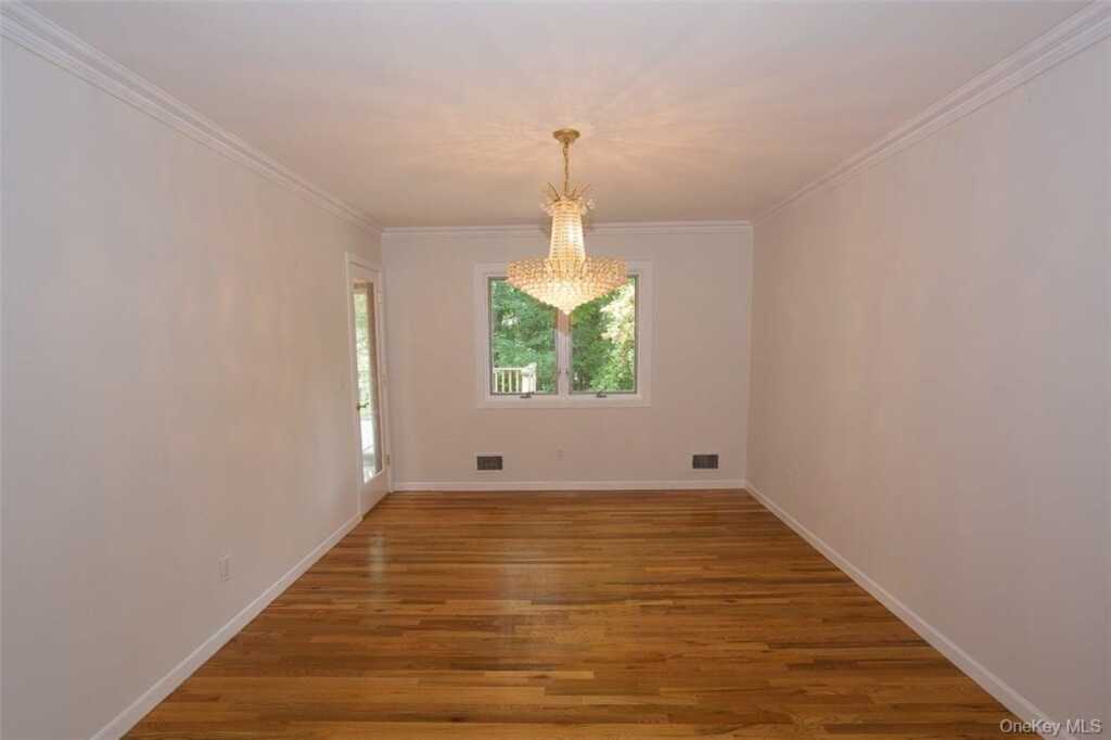 49 Soulice Place, New Rochelle, NY 10804 - Photo 8 of 29