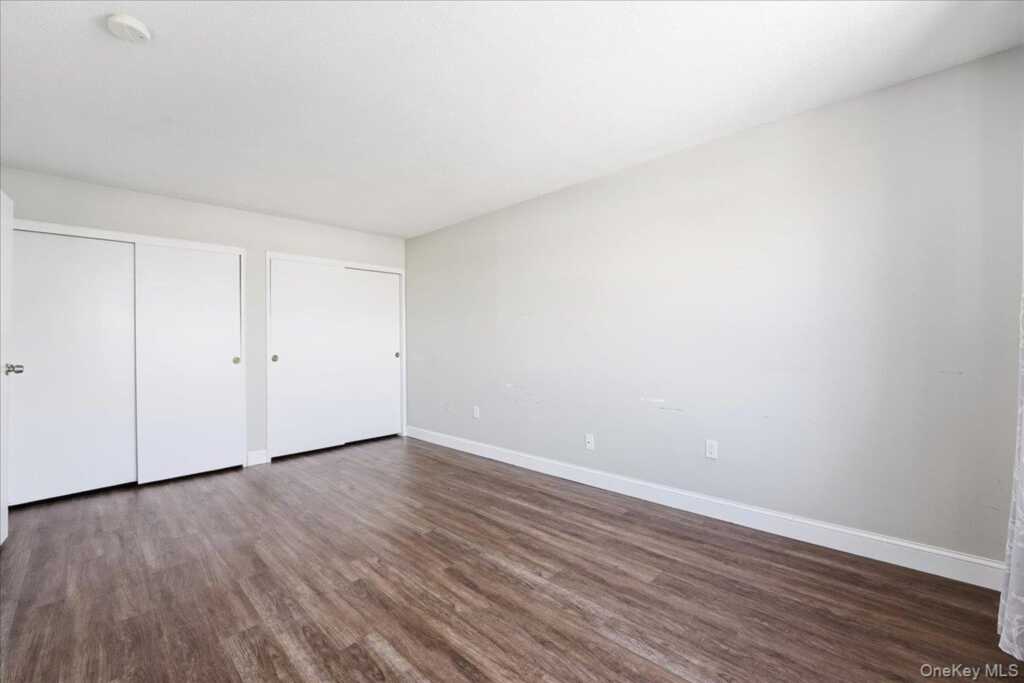 478 Sierra Vista Lane, Valley Cottage, NY 10989 - Photo 11 of 32