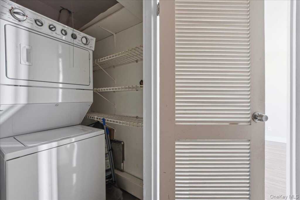 478 Sierra Vista Lane, Valley Cottage, NY 10989 - Photo 14 of 32