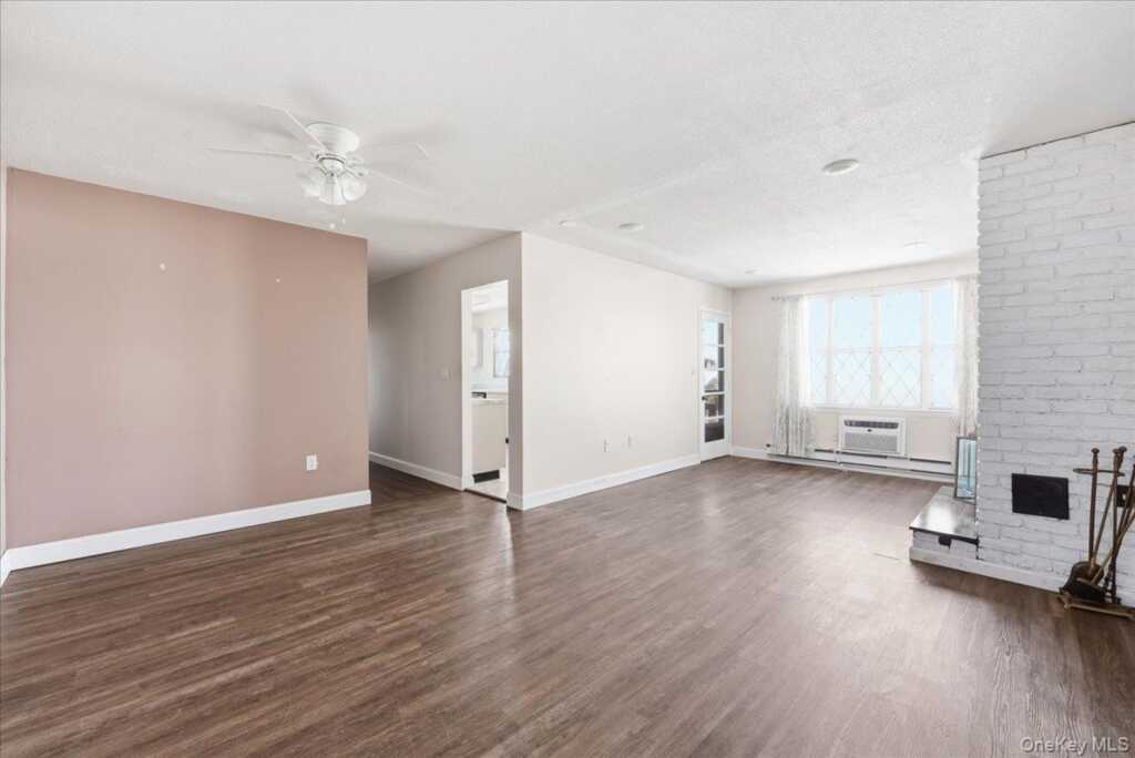 478 Sierra Vista Lane, Valley Cottage, NY 10989 - Photo 2 of 32