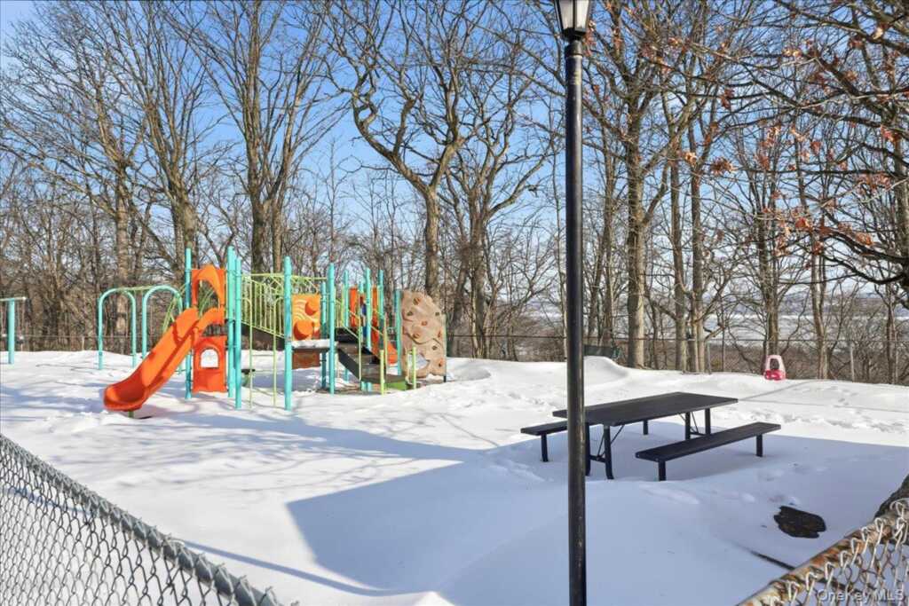 478 Sierra Vista Lane, Valley Cottage, NY 10989 - Photo 20 of 32