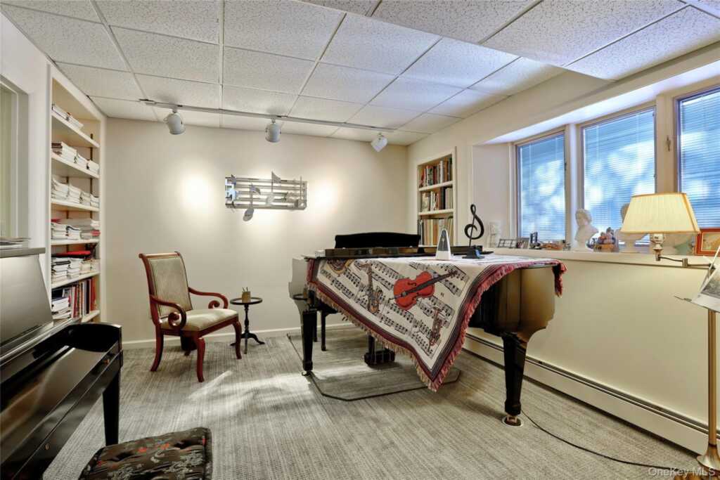 15 Windgate Drive, New City, NY 10956 - Photo 25 of 36