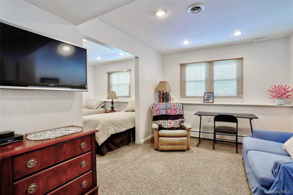 15 Windgate Drive, New City, NY 10956 - Photo 26 of 36