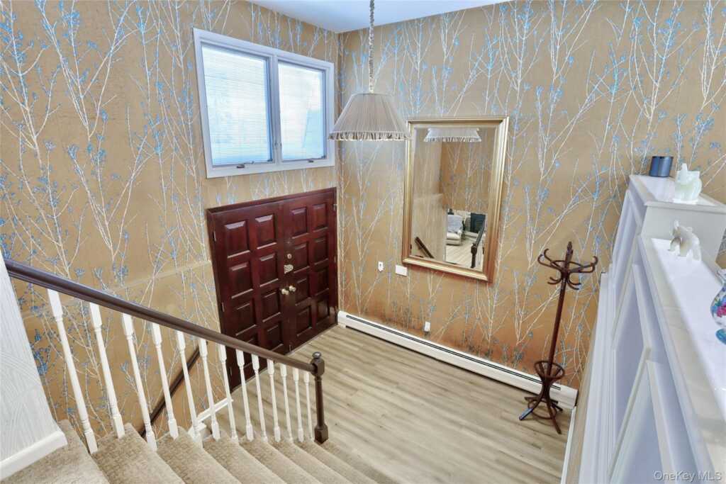 15 Windgate Drive, New City, NY 10956 - Photo 4 of 36