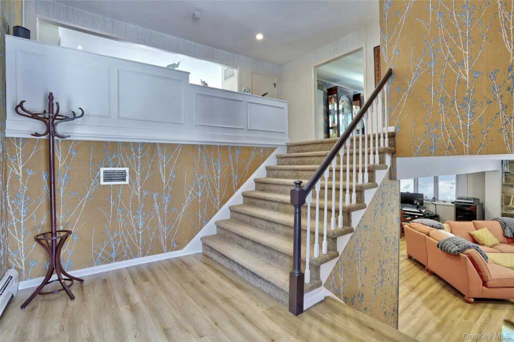 15 Windgate Drive, New City, NY 10956 - Photo 5 of 36