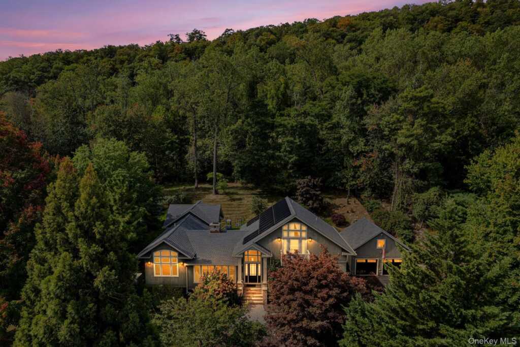 608 Palmer Drive, Nyack, NY 10960 - Photo 3 of 37