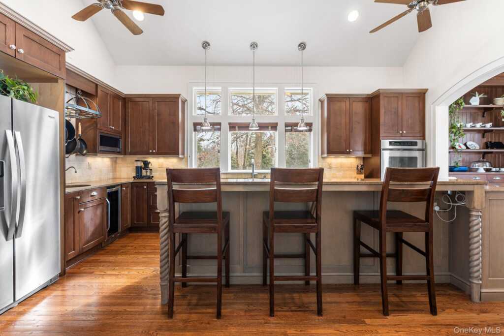 608 Palmer Drive, Nyack, NY 10960 - Photo 5 of 37