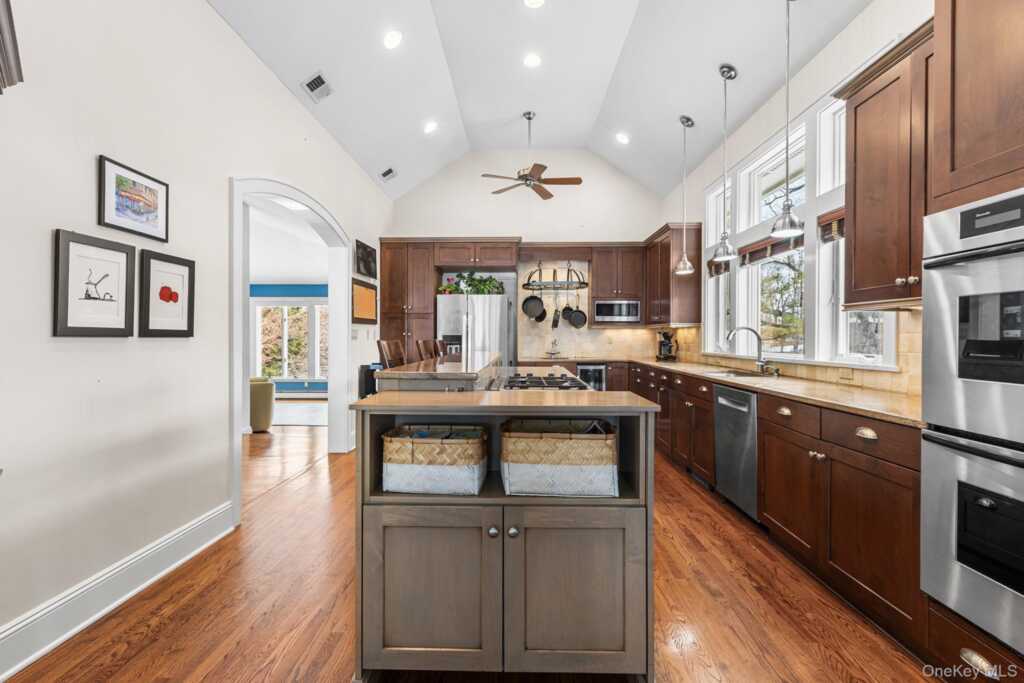 608 Palmer Drive, Nyack, NY 10960 - Photo 6 of 37